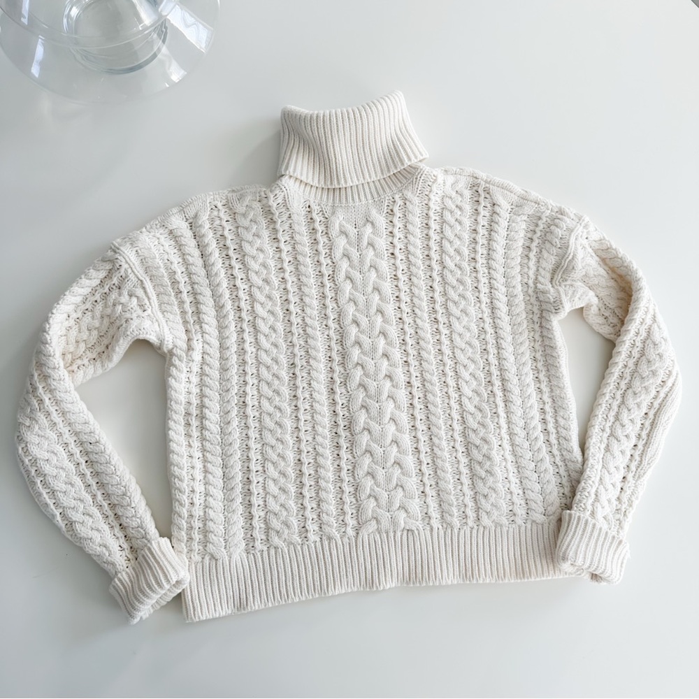 Lauren Ralph Lauren Cable-Knit Cotton-Blend Turtleneck
Small